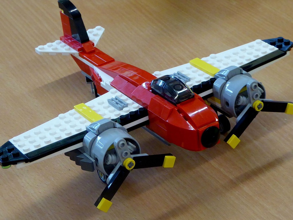 Photo of a propeller plane made out of Lego bricks
